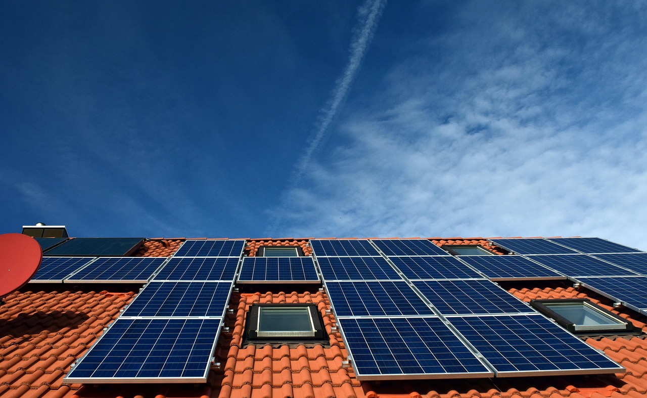 Solar Panel Cladding: Enhancing Efficiency and Durability in Modern Installations